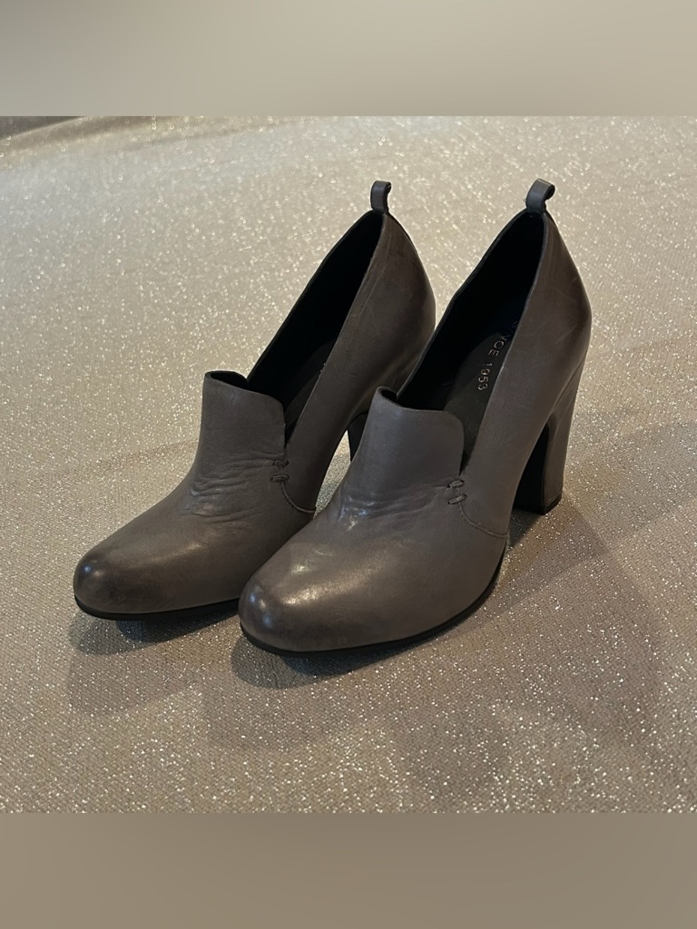 Kork-Ease Gray Leather Pumps, Size US 8